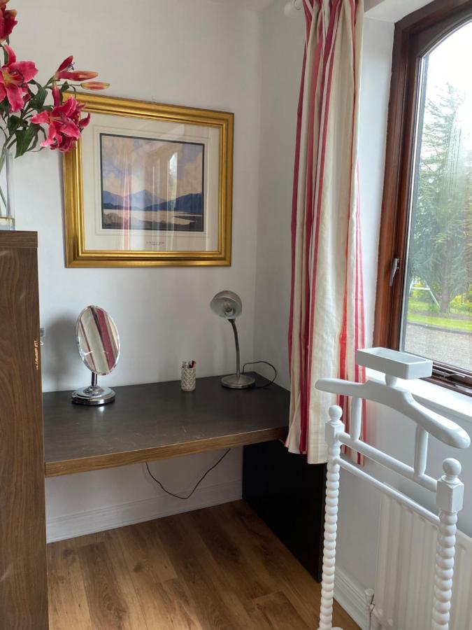 En-Suite Double Room. Dublin Airport, Fairyhouse, Tayto Park, Ashbourne Close By. Bagian luar foto